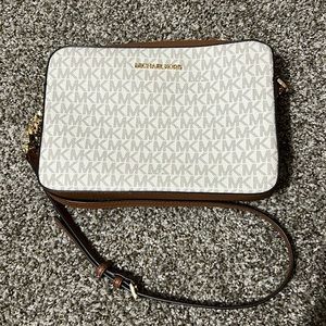 Michael Kors crossbody purse